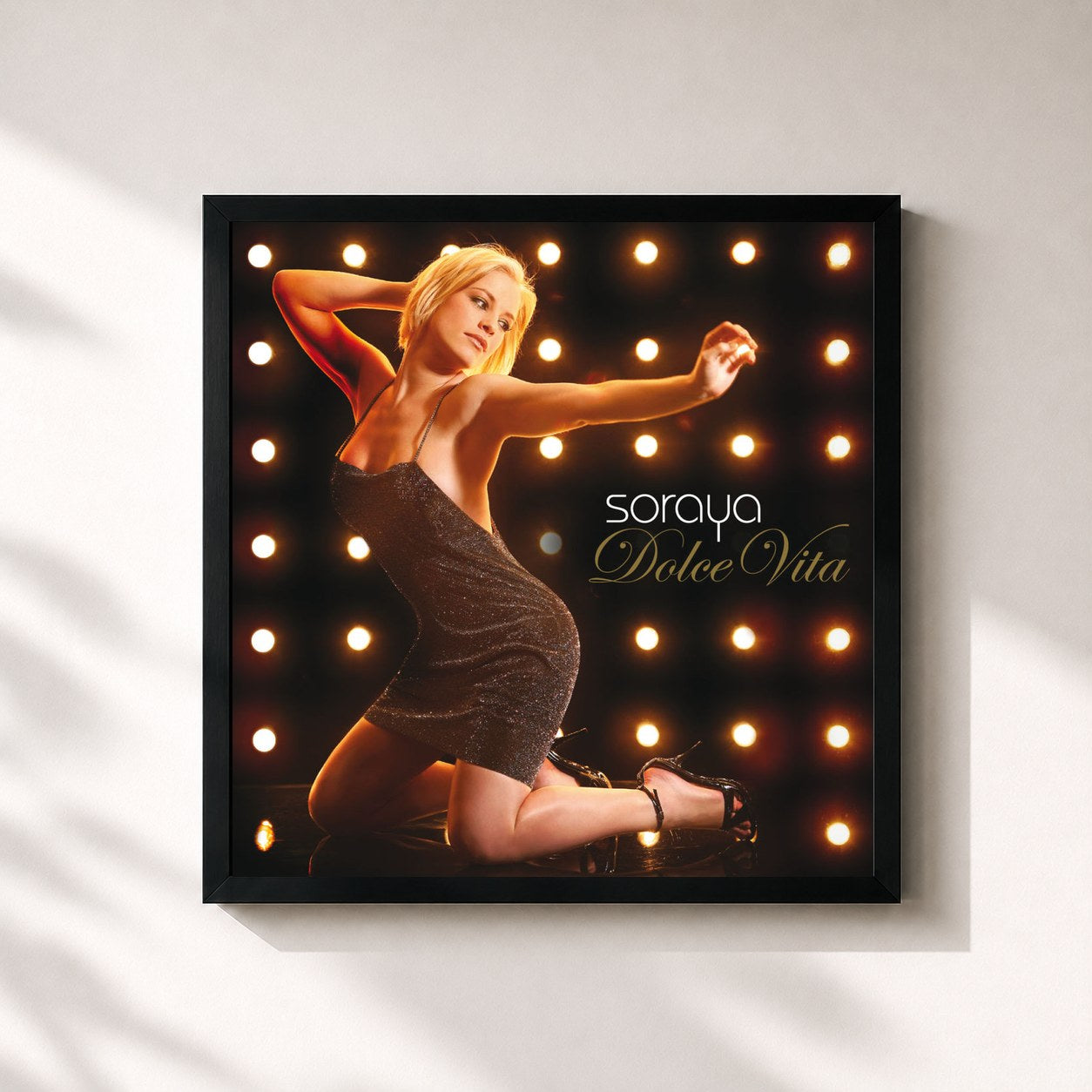 #noir Tableau carré de l'album Dolce Vita de Soraya, cadre noir 32x32 cm