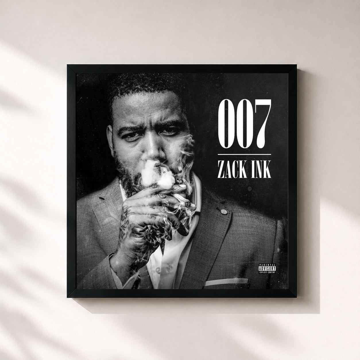 #noir Tableau carré de l'album 007 de Zack Ink, cadre noir 32x32 cm