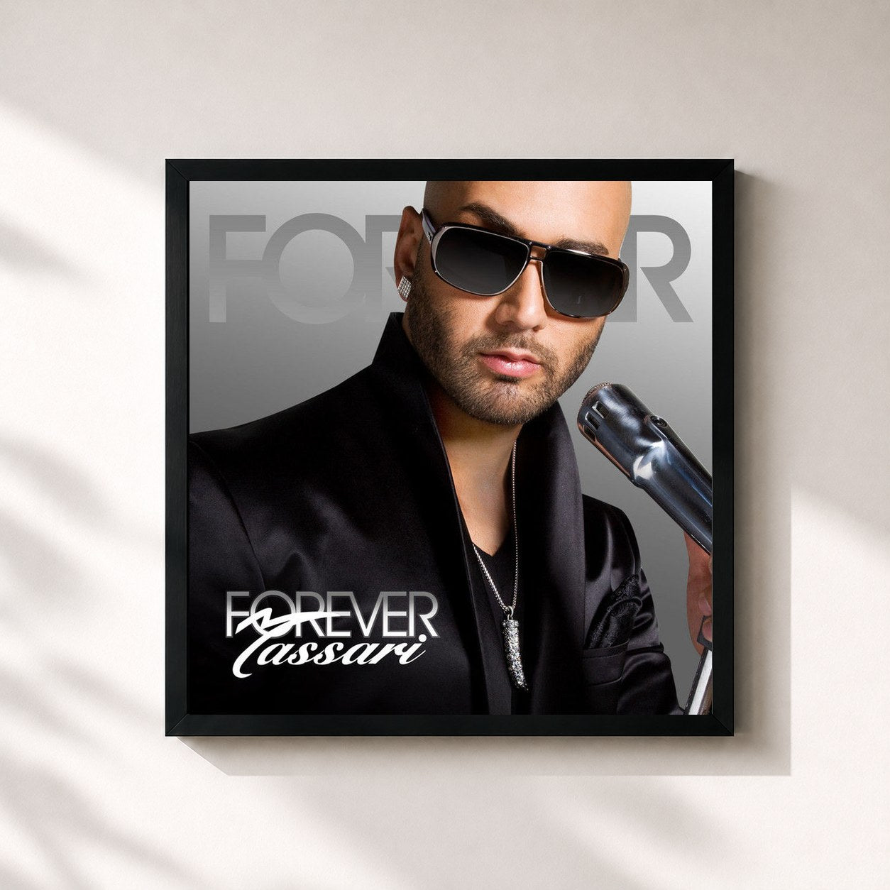 #noir Tableau carré de l'album Forever Massari de Massari, cadre noir 32x32 cm