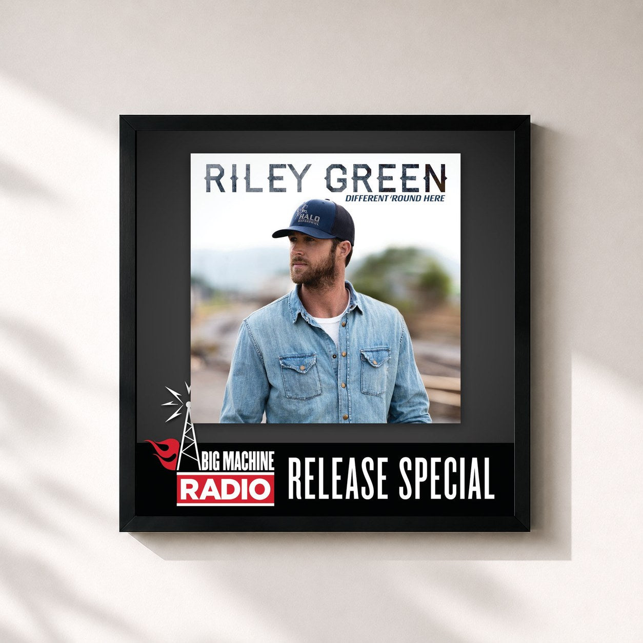 #noir Tableau carré de l'album Different 'Round Here (Big Machine Radio Release Special) de Riley Green, cadre noir 32x32 cm