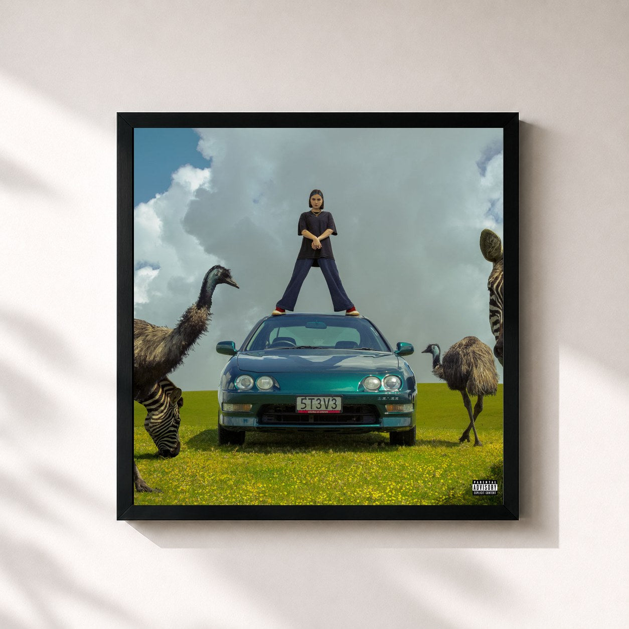 #noir Tableau carré de l'album STELLA & STEVE de BENEE, cadre noir 32x32 cm