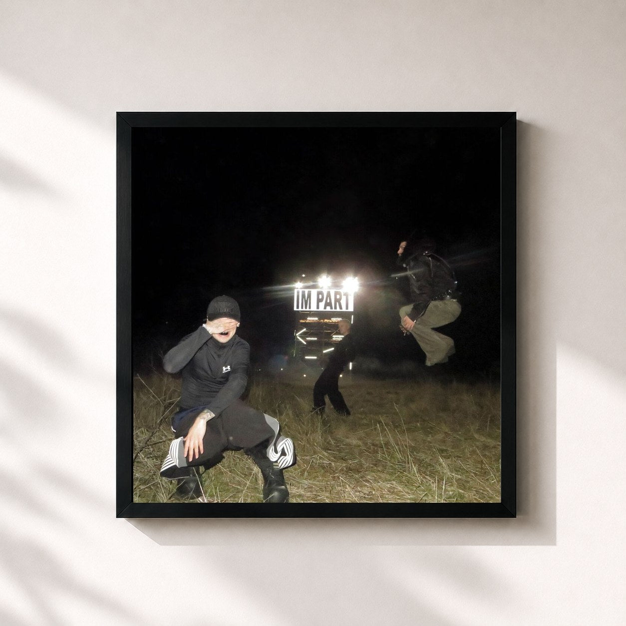 #noir Tableau carré de l'album I'M PART de Easykid, cadre noir 32x32 cm