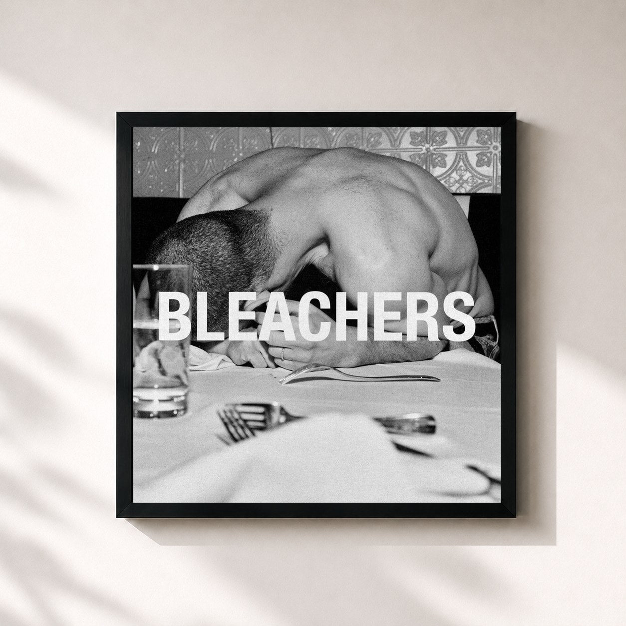 #noir Tableau carré de l'album everyone for ten minutes de Bleachers, cadre noir 32x32 cm