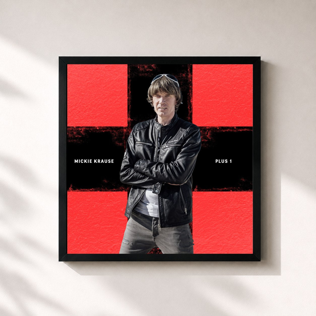 #noir Tableau carré de l'album Plus 1 de Mickie Krause, cadre noir 32x32 cm