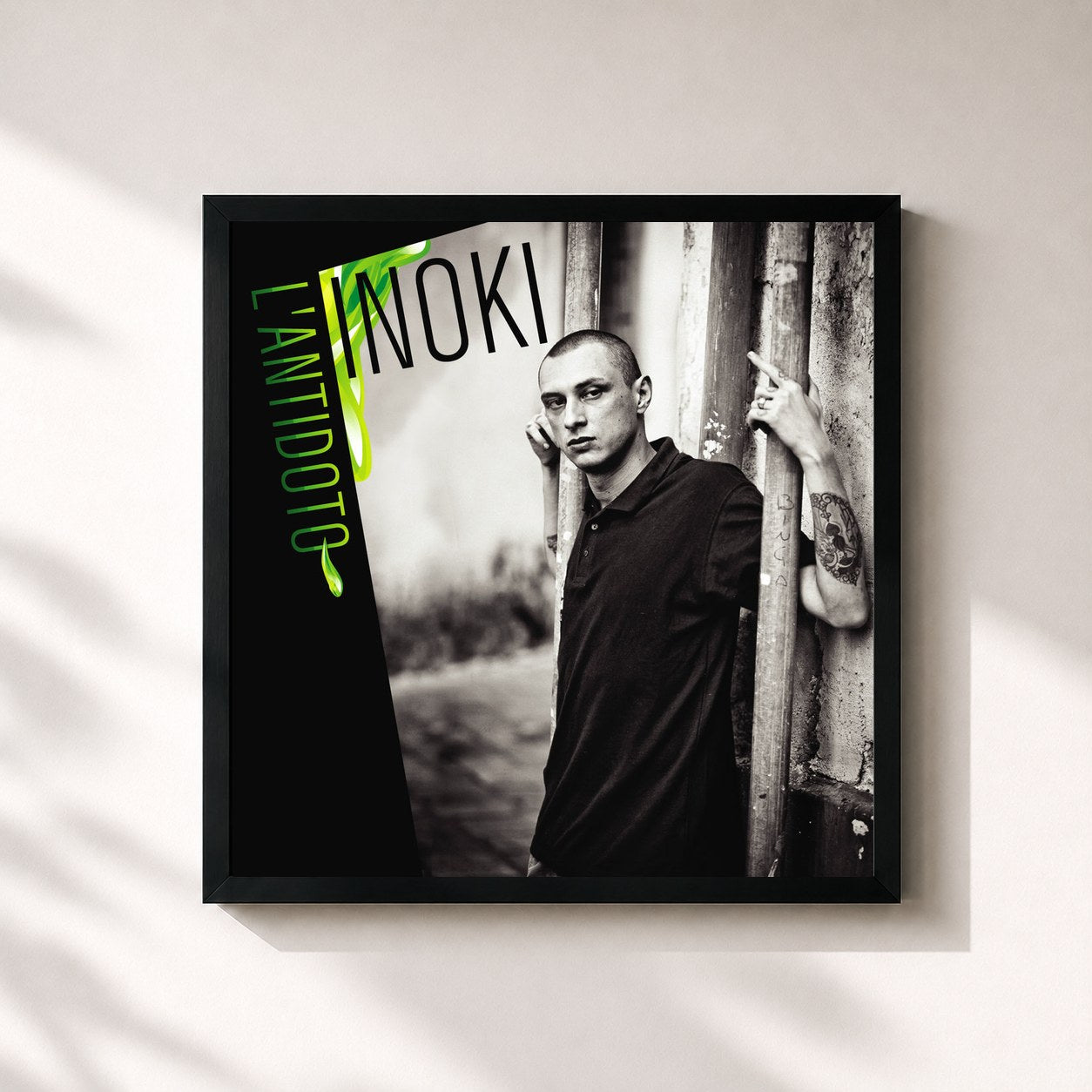 #noir Tableau carré de l'album L'antidoto de Inoki, cadre noir 32x32 cm