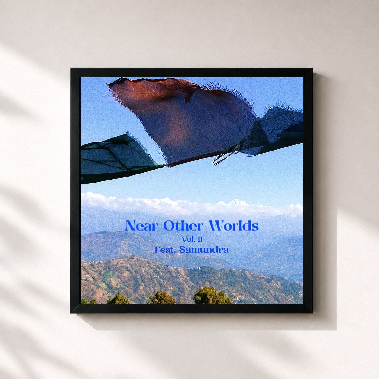 #noir Tableau carré de l'album Near Other Worlds : Vol II de Lo-Fang, cadre noir 32x32 cm
