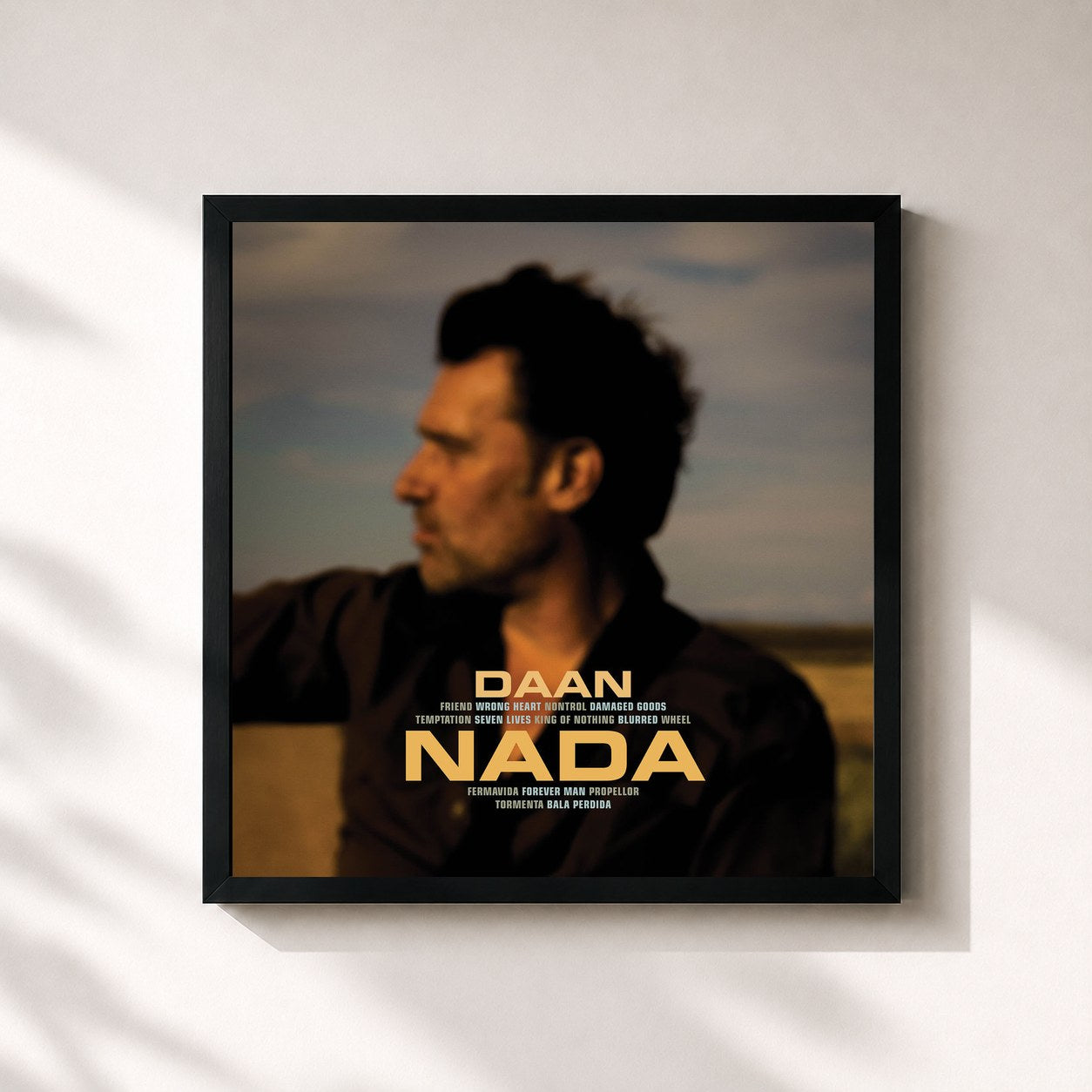 #noir Tableau carré de l'album Nada de Daan, cadre noir 32x32 cm