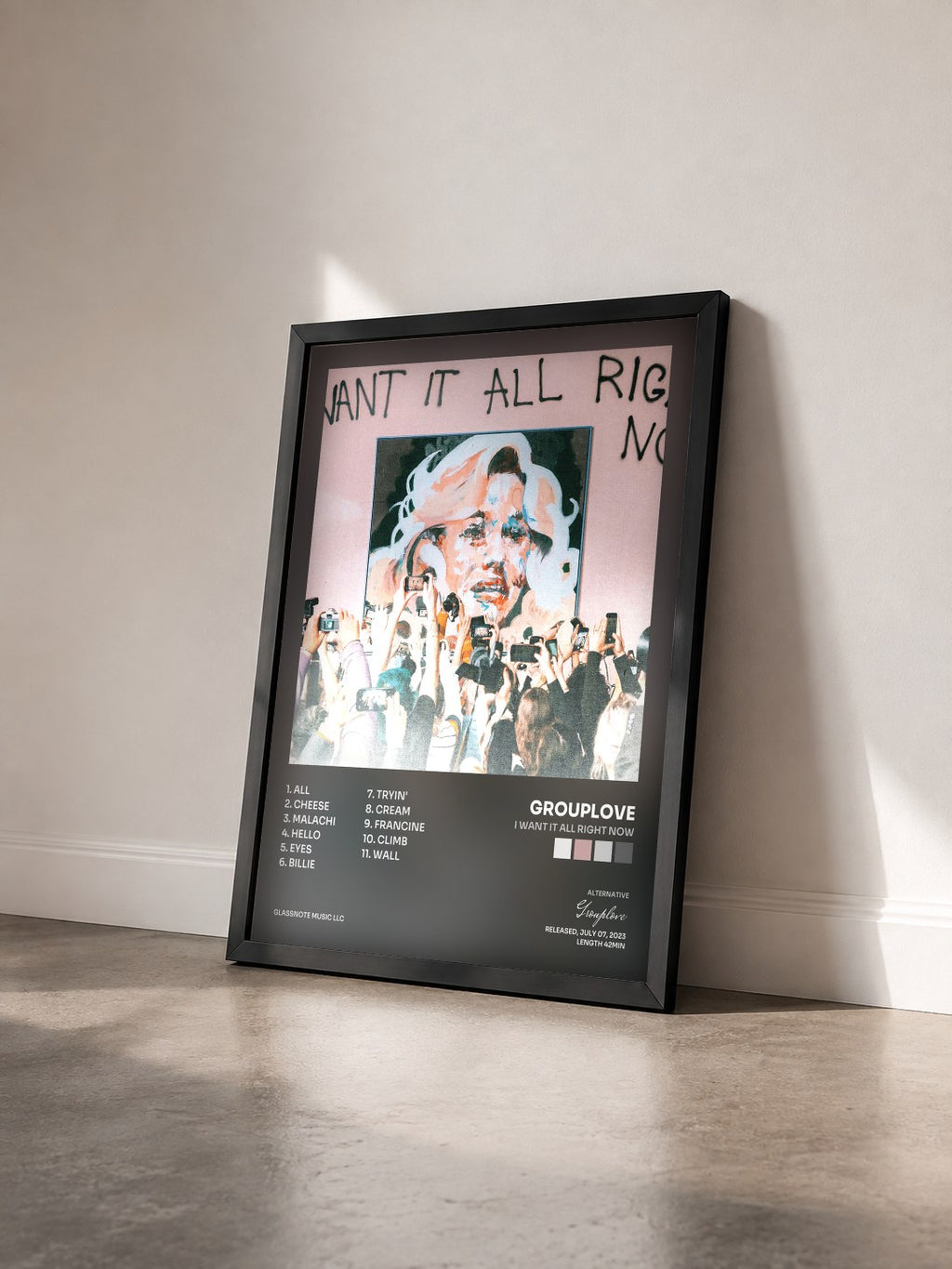 #noir Tableau de l'album I Want It All Right Now de Grouplove vu de trois quarts, cadre noir