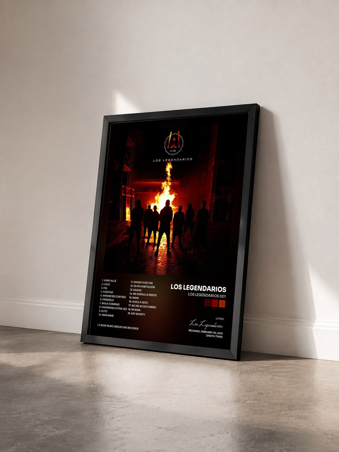#noir Tableau de l'album Los Legendarios 001 de Los Legendarios vu de trois quarts, cadre noir