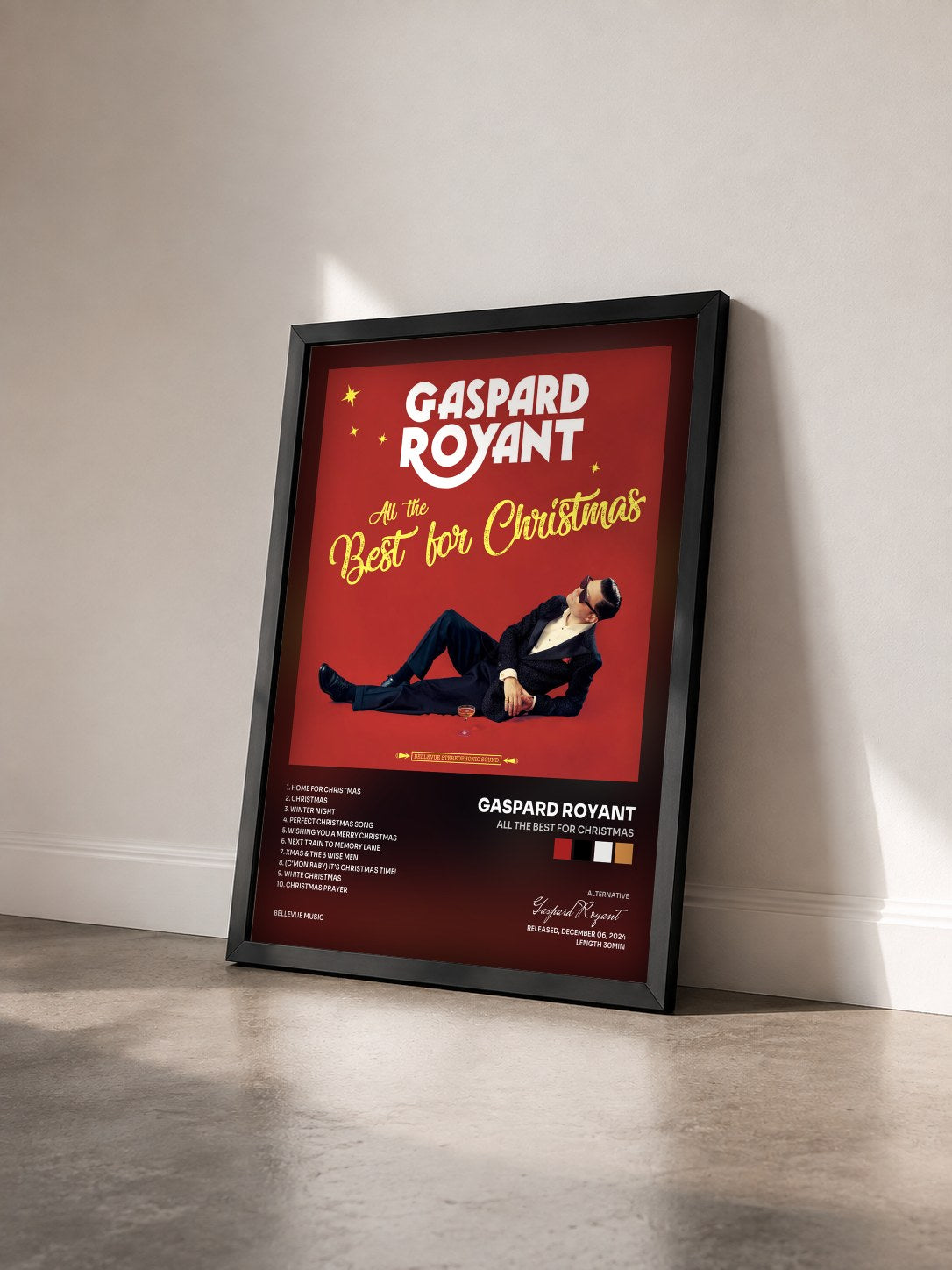 #noir Tableau de l'album All The Best For Christmas de Gaspard Royant vu de trois quarts, cadre noir