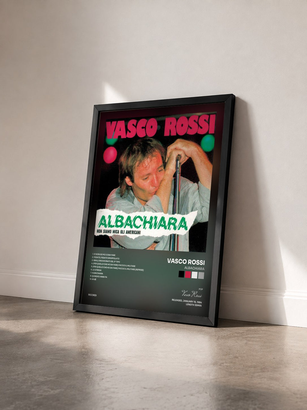 #noir Tableau de l'album Albachiara de Vasco Rossi vu de trois quarts, cadre noir