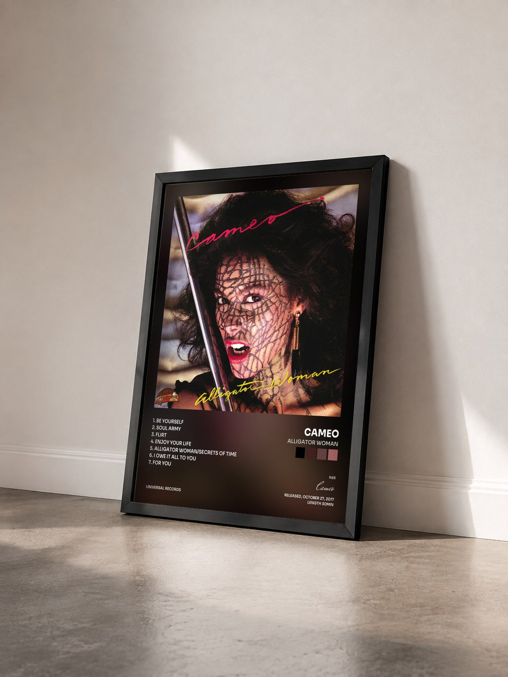 #noir Tableau de l'album Alligator Woman de Cameo vu de trois quarts, cadre noir