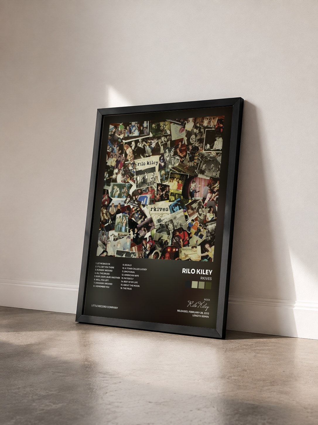 #noir Tableau de l'album rkives de Rilo Kiley vu de trois quarts, cadre noir