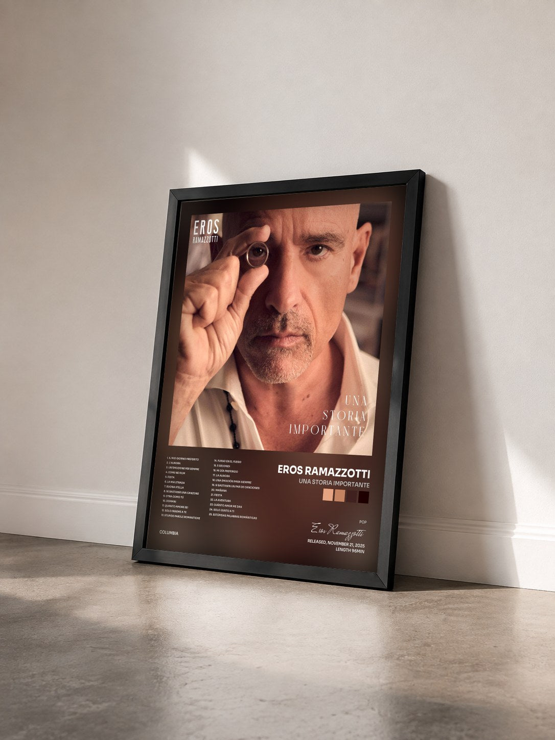 #noir Tableau de l'album UNA STORIA IMPORTANTE de Eros Ramazzotti vu de trois quarts, cadre noir
