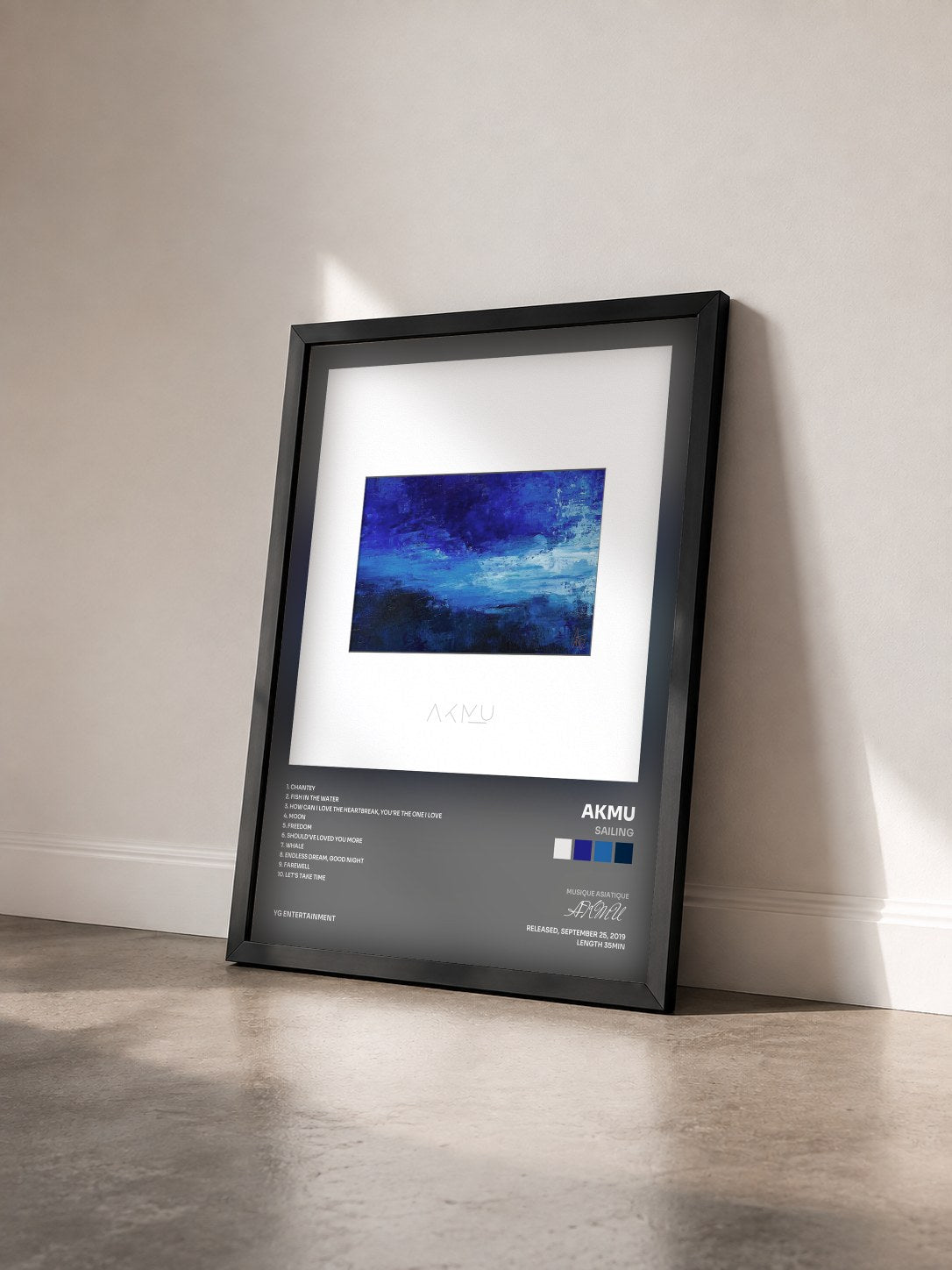 #noir Tableau de l'album SAILING de AKMU vu de trois quarts, cadre noir