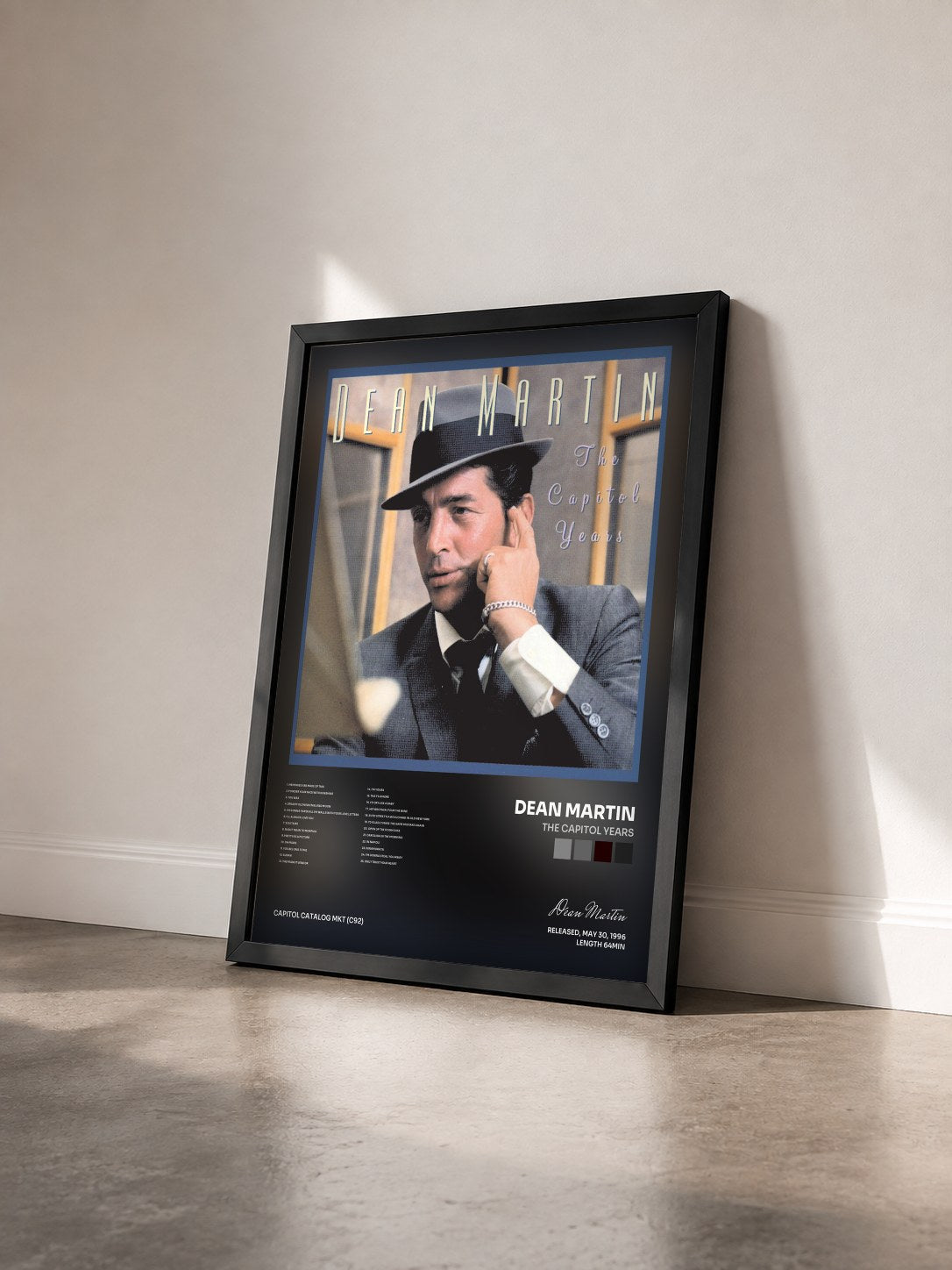 #noir Tableau de l'album The Capitol Years de Dean Martin vu de trois quarts, cadre noir