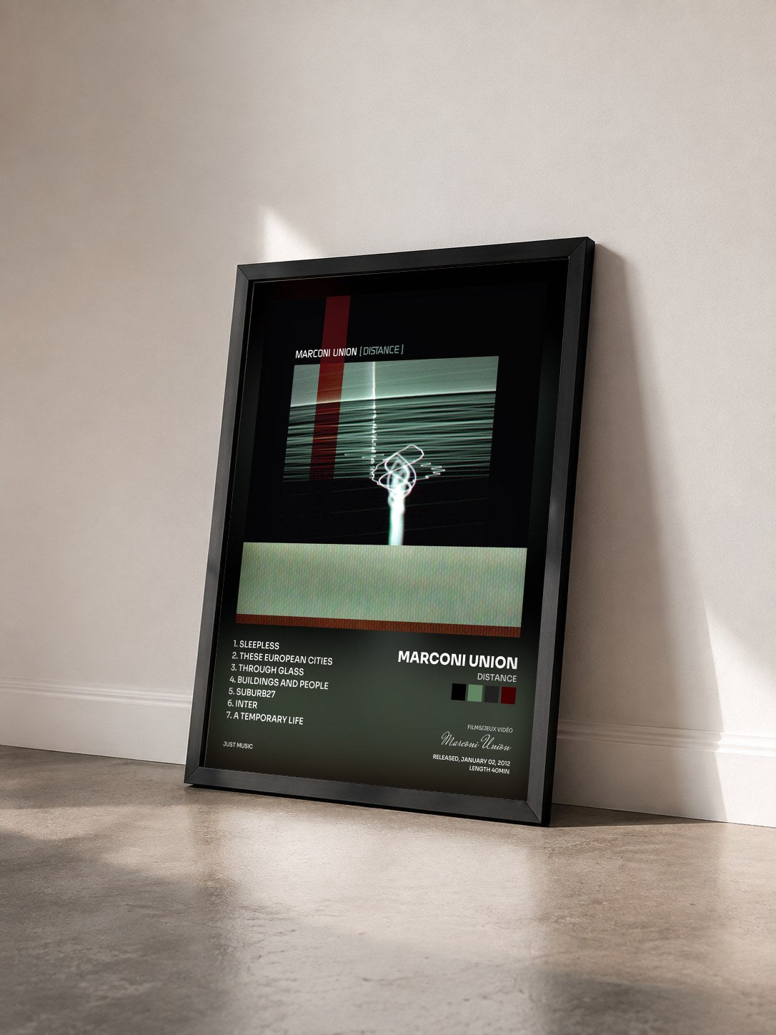 #noir Tableau de l'album Distance de Marconi Union vu de trois quarts, cadre noir