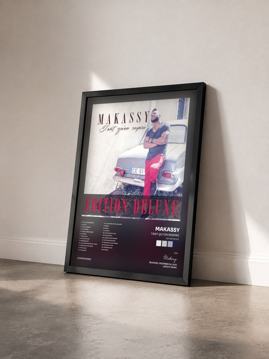#noir Tableau de l'album Tant qu'on respire (Edition deluxe) de Makassy vu de trois quarts, cadre noir