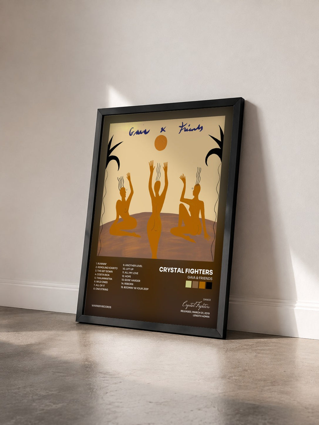 #noir Tableau de l'album Gaia & Friends de Crystal Fighters vu de trois quarts, cadre noir