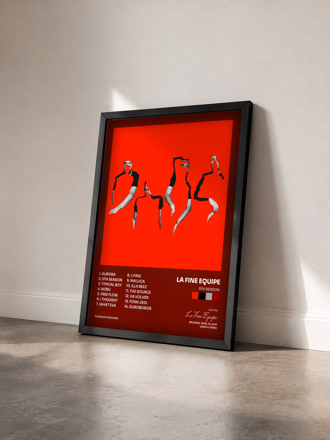 #noir Tableau de l'album 5Th Season de La Fine Equipe vu de trois quarts, cadre noir