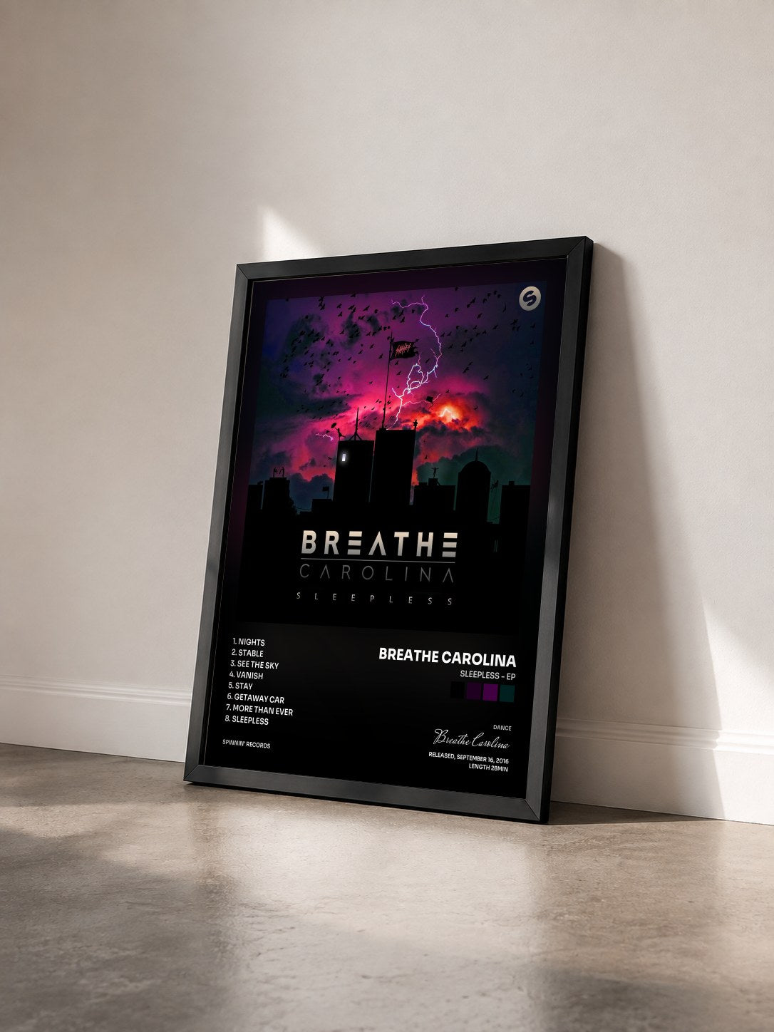 #noir Tableau de l'album Sleepless - EP de Breathe Carolina vu de trois quarts, cadre noir