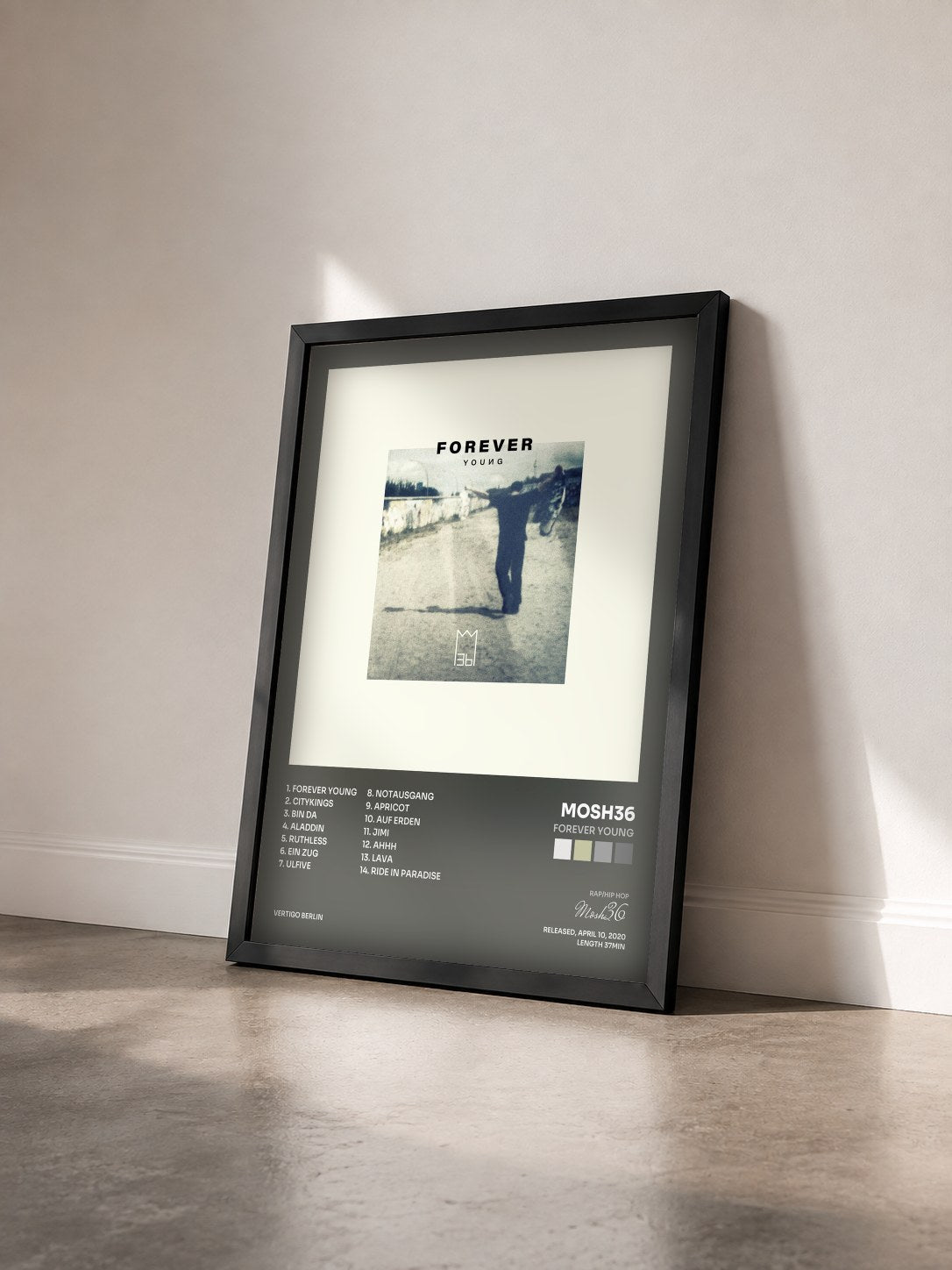 #noir Tableau de l'album Forever Young de Mosh36 vu de trois quarts, cadre noir