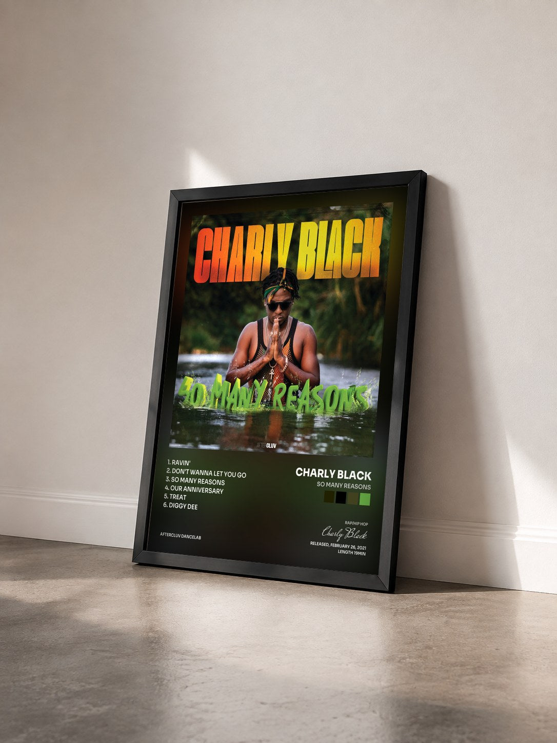#noir Tableau de l'album So Many Reasons de Charly Black vu de trois quarts, cadre noir
