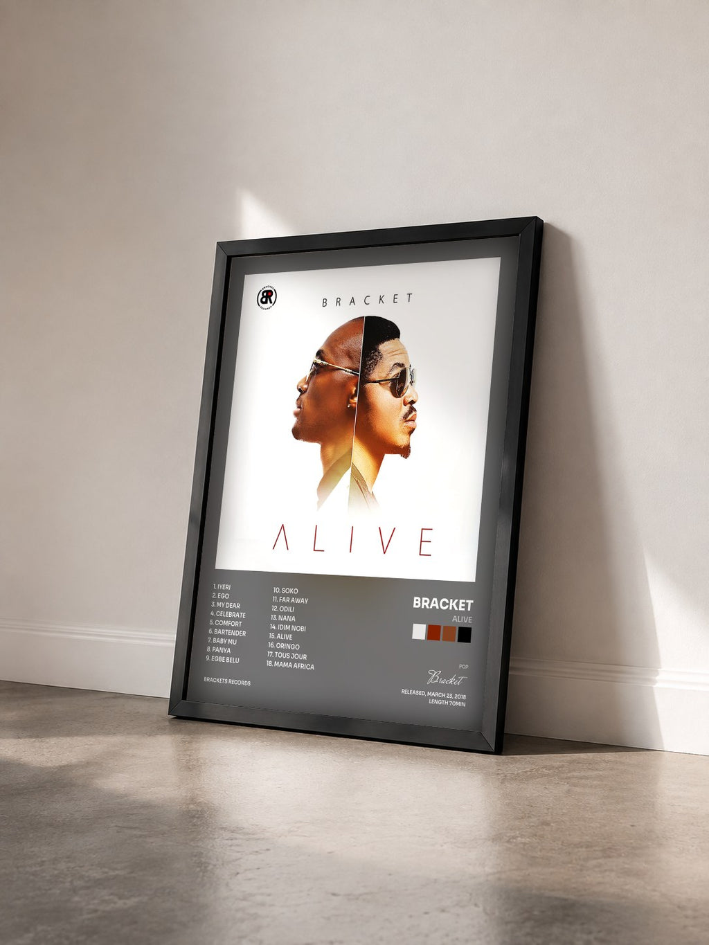 #noir Tableau de l'album Alive de Bracket vu de trois quarts, cadre noir