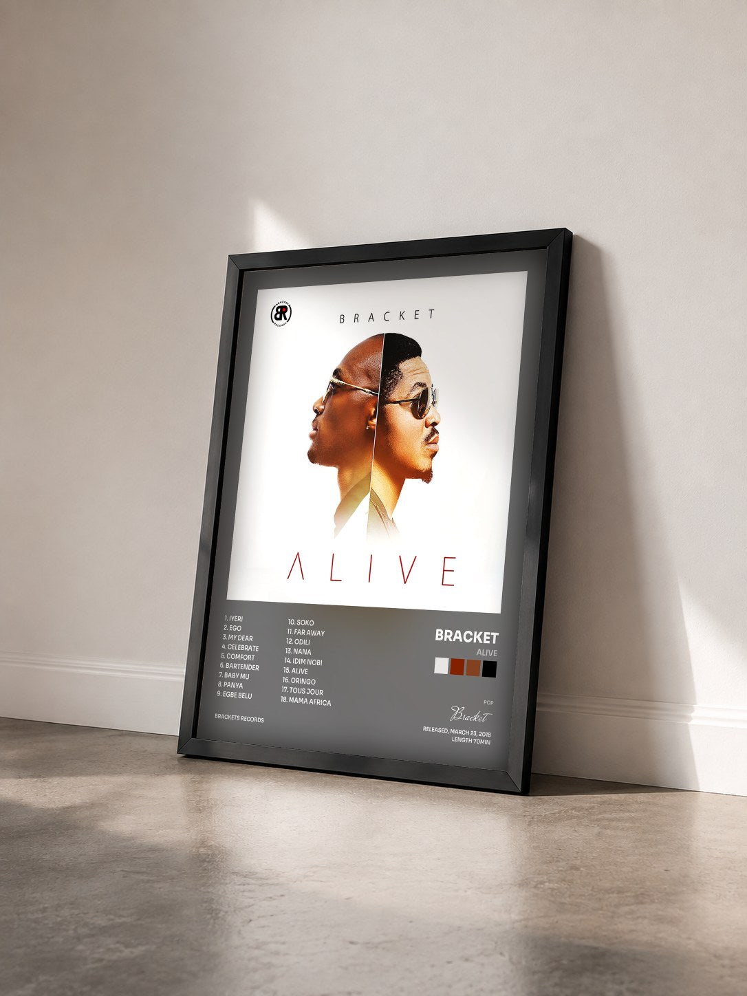 #noir Tableau de l'album Alive de Bracket vu de trois quarts, cadre noir