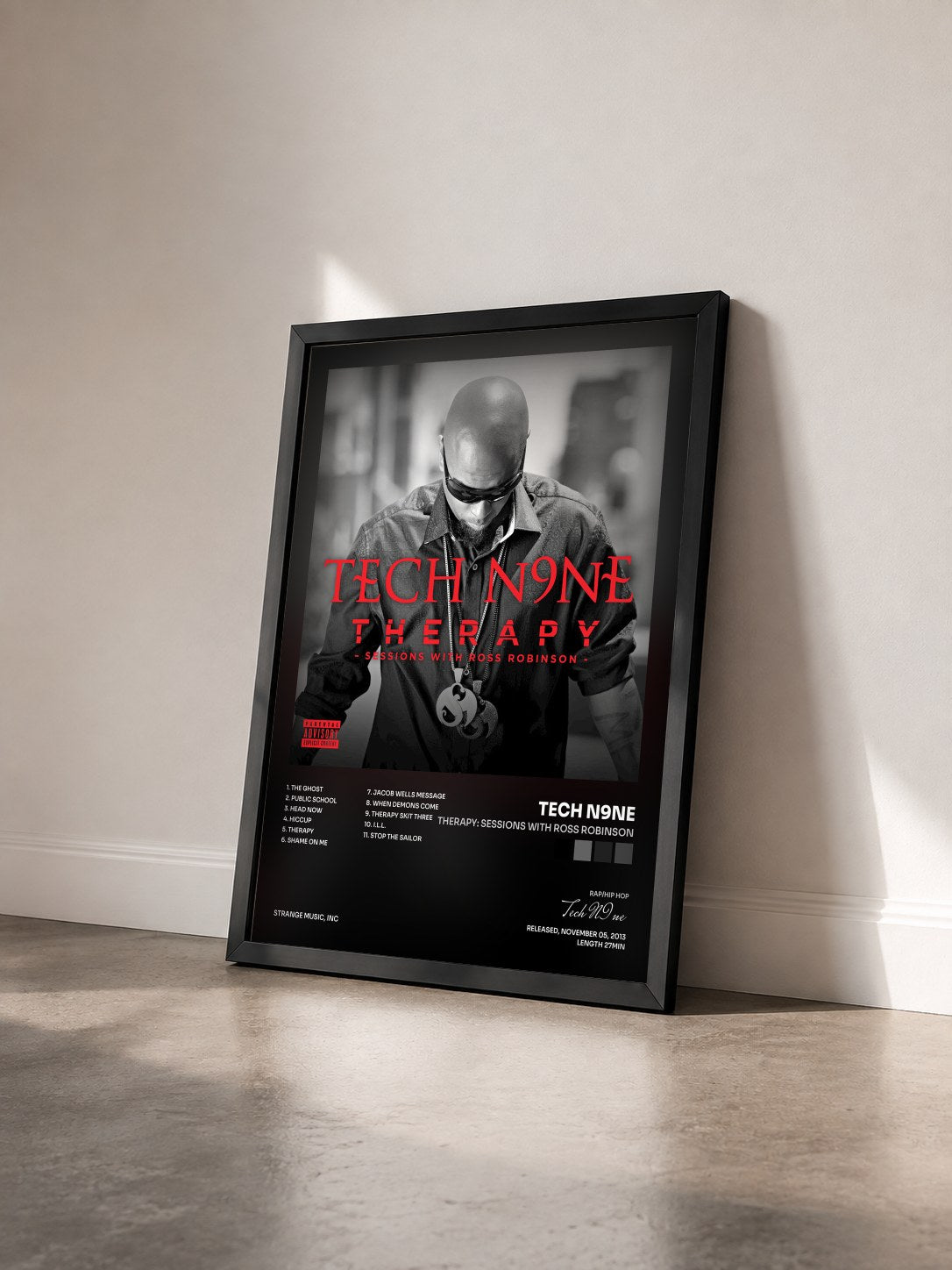 #noir Tableau de l'album Therapy: Sessions With Ross Robinson de Tech N9ne vu de trois quarts, cadre noir
