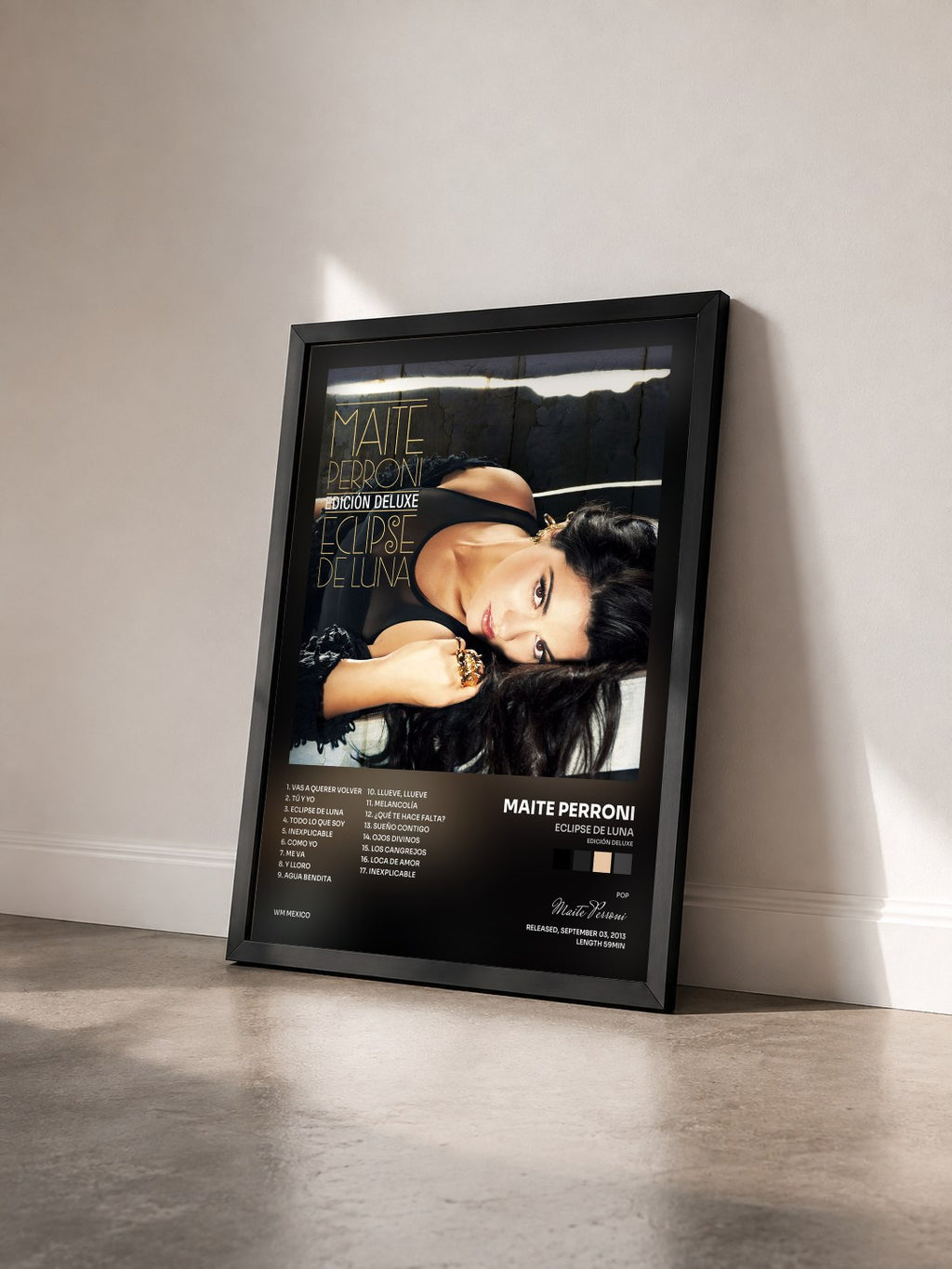 #noir Tableau de l'album Eclipse De Luna (Edición Deluxe) de Maite Perroni vu de trois quarts, cadre noir