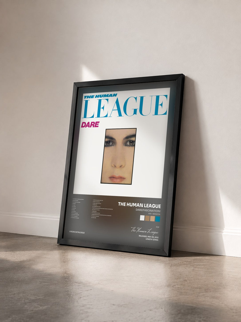 #noir Tableau de l'album Dare/Fascination! (2012 - Remaster) de The Human League vu de trois quarts, cadre noir