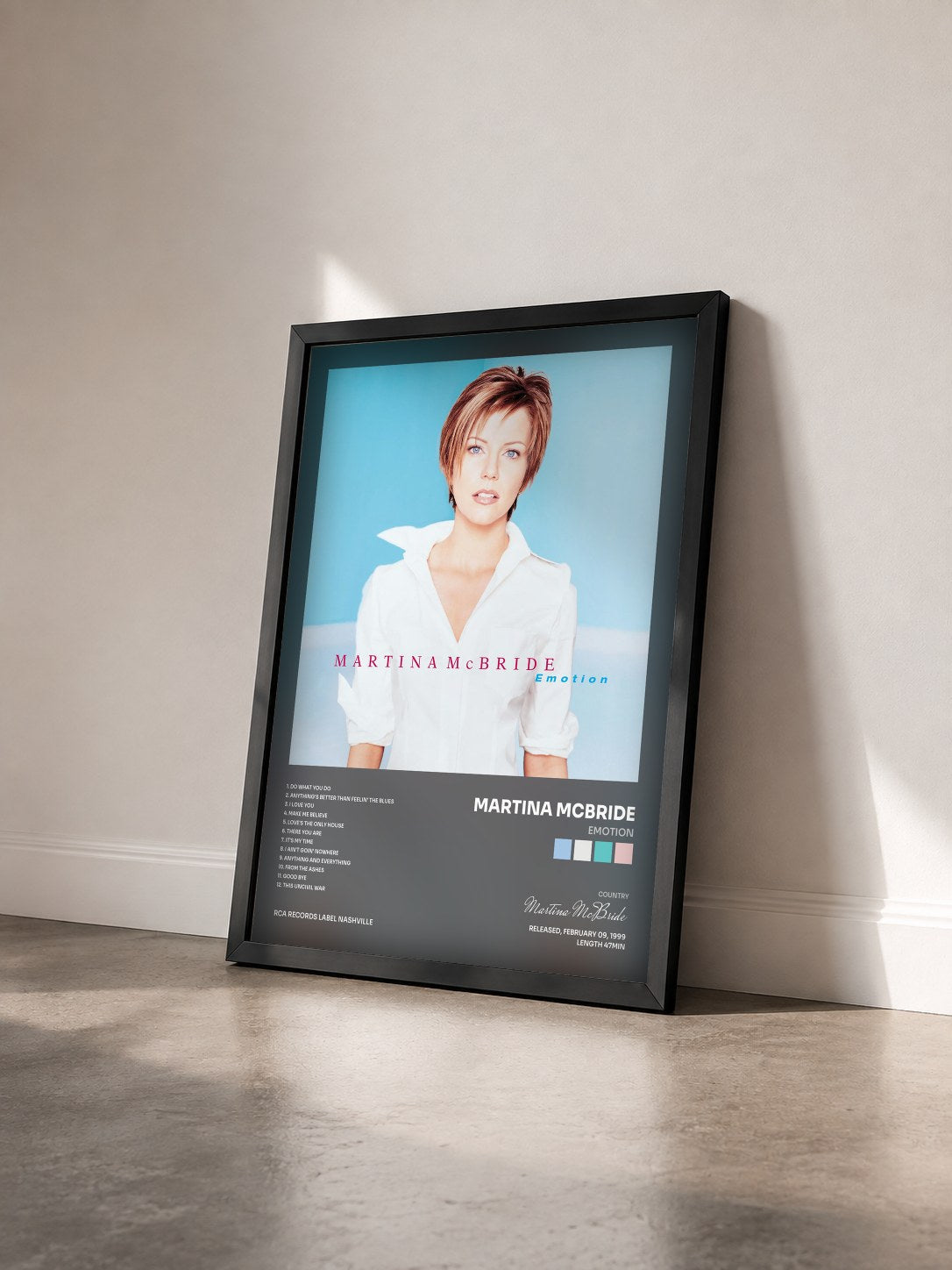 #noir Tableau de l'album Emotion de Martina McBride vu de trois quarts, cadre noir