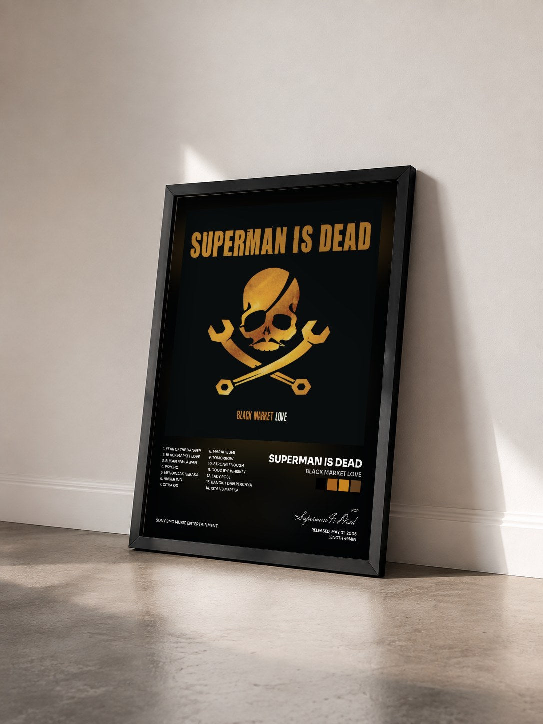 #noir Tableau de l'album Black Market Love de Superman Is Dead vu de trois quarts, cadre noir