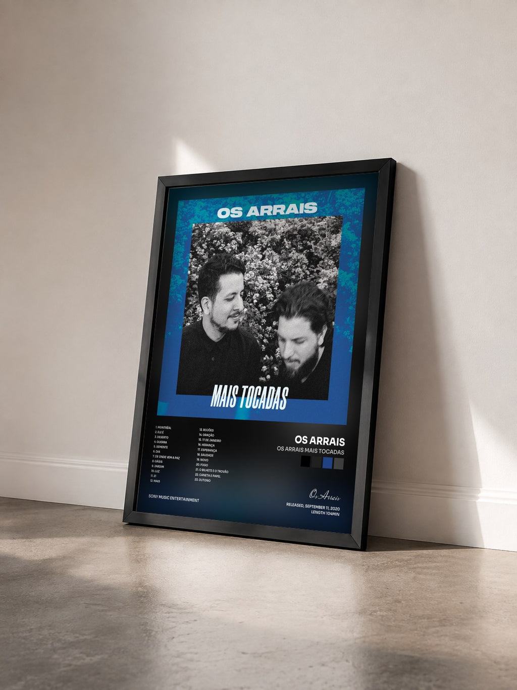 #noir Tableau de l'album Os Arrais Mais Tocadas de Os Arrais vu de trois quarts, cadre noir