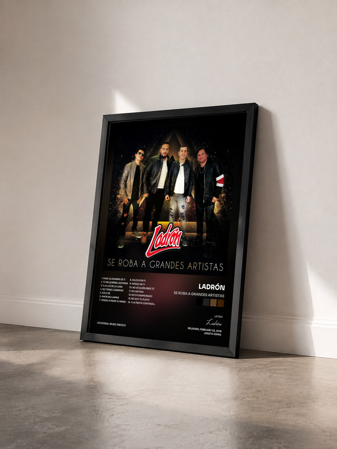#noir Tableau de l'album Se Roba A Grandes Artistas de Ladrón vu de trois quarts, cadre noir