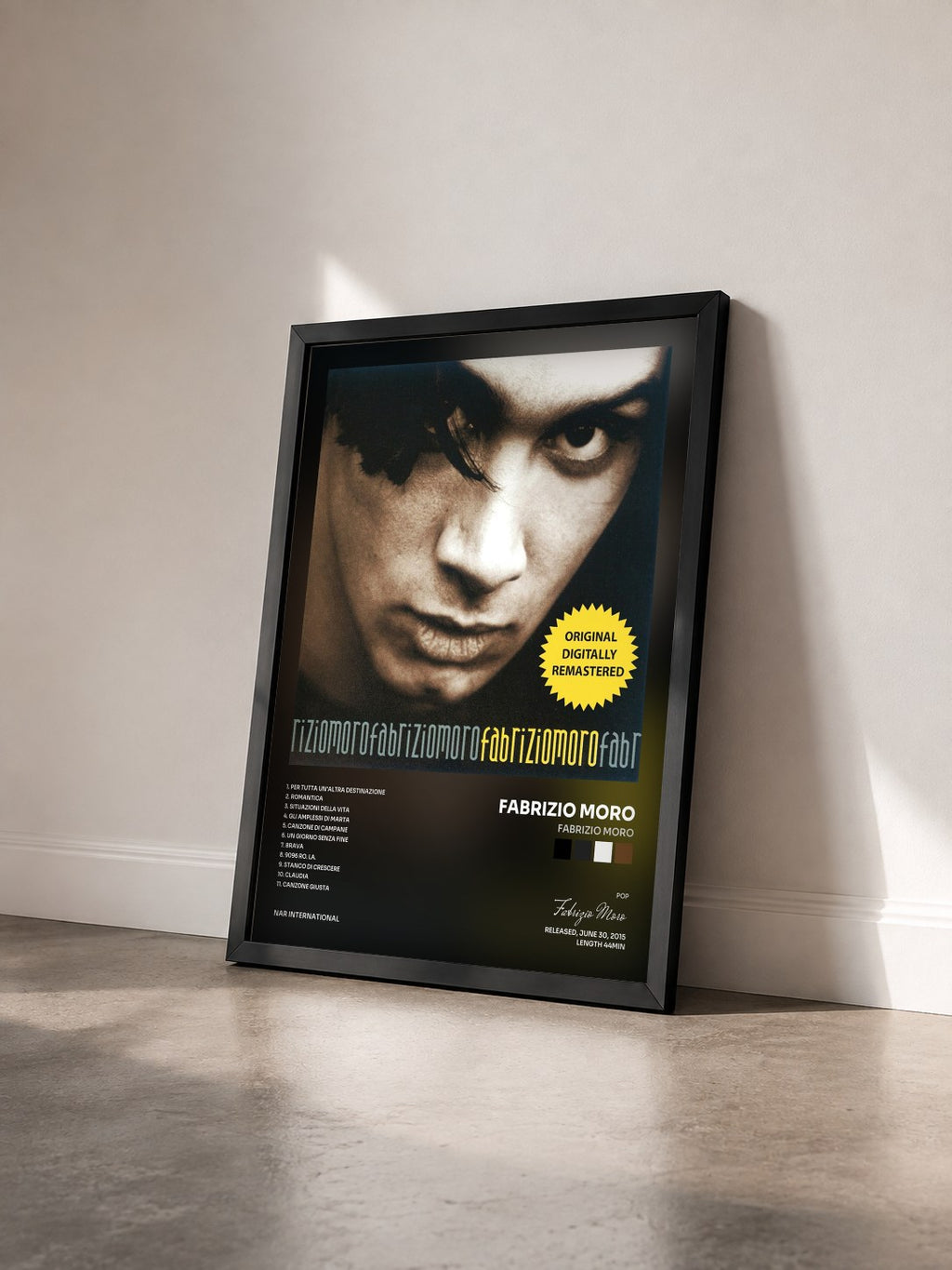 #noir Tableau de l'album Fabrizio Moro de Fabrizio Moro vu de trois quarts, cadre noir