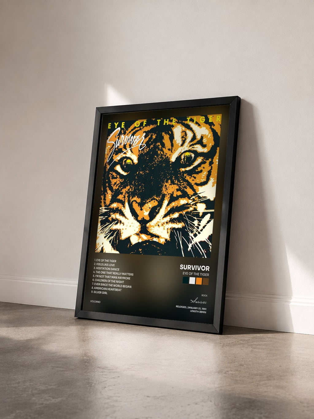 #noir Eye Of The Tiger di Survivor in stampa incorniciata vista di tre quarti, cornice nera