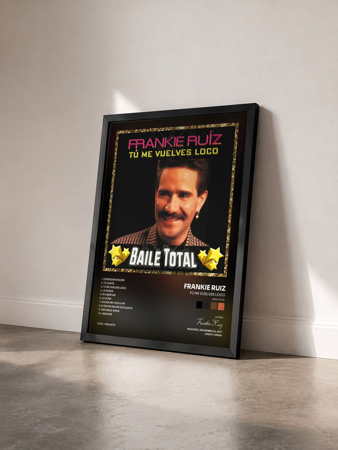 #noir Tableau de l'album Tú Me Vuelves Loco (Baile Total) de Frankie Ruiz vu de trois quarts, cadre noir