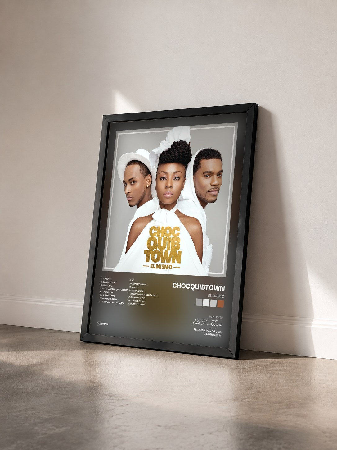 #noir Tableau de l'album El Mismo de ChocQuibTown vu de trois quarts, cadre noir