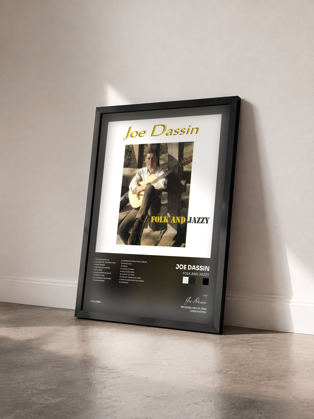 #noir Tableau de l'album Folk And Jazzy de Joe Dassin vu de trois quarts, cadre noir