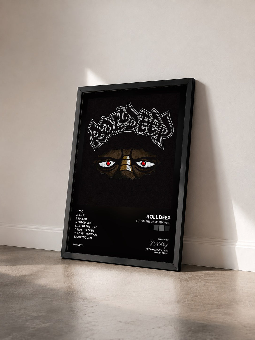 #noir Tableau de l'album Best In The Game Mixtape de Roll Deep vu de trois quarts, cadre noir
