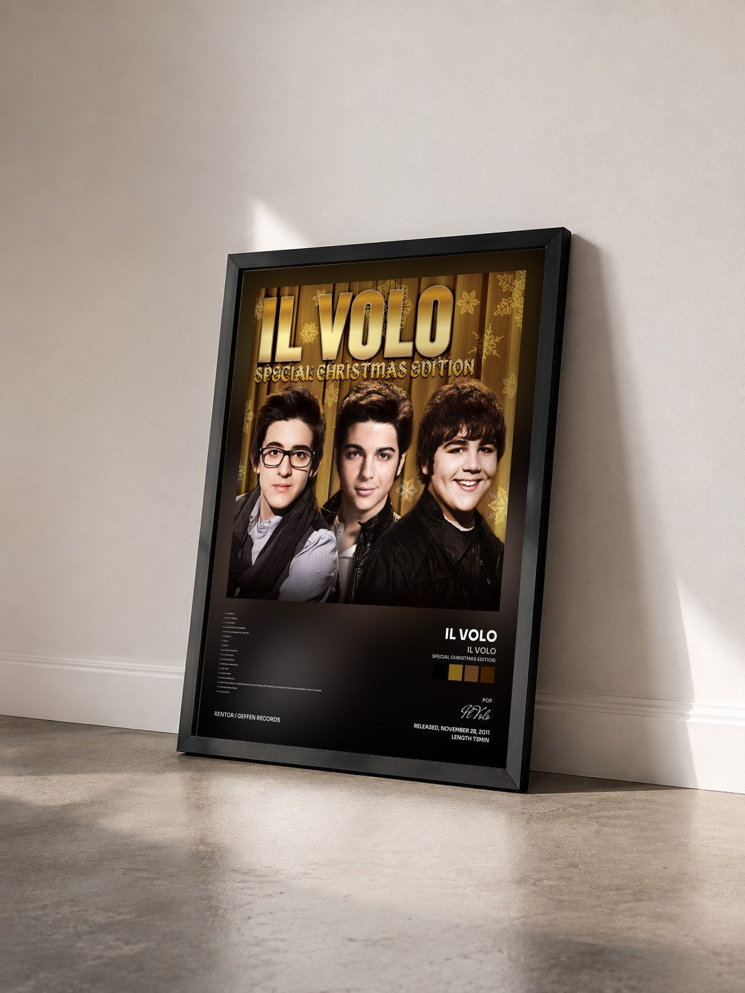 #noir Tableau de l'album Il Volo (Special Christmas Edition) de Il Volo vu de trois quarts, cadre noir