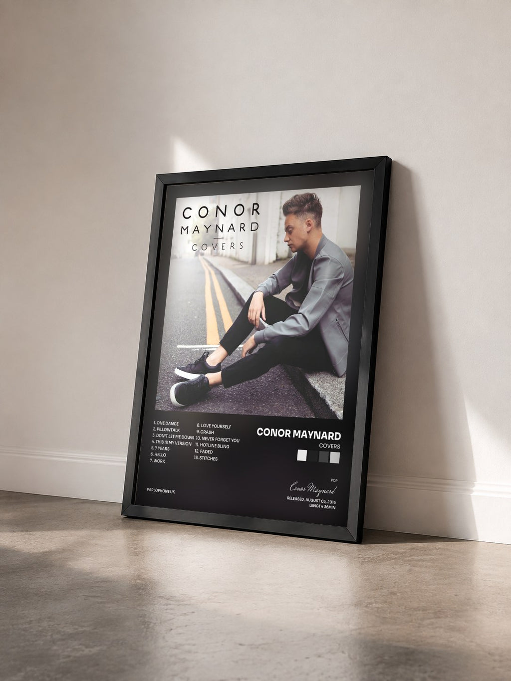 #noir Tableau de l'album Covers de Conor Maynard vu de trois quarts, cadre noir