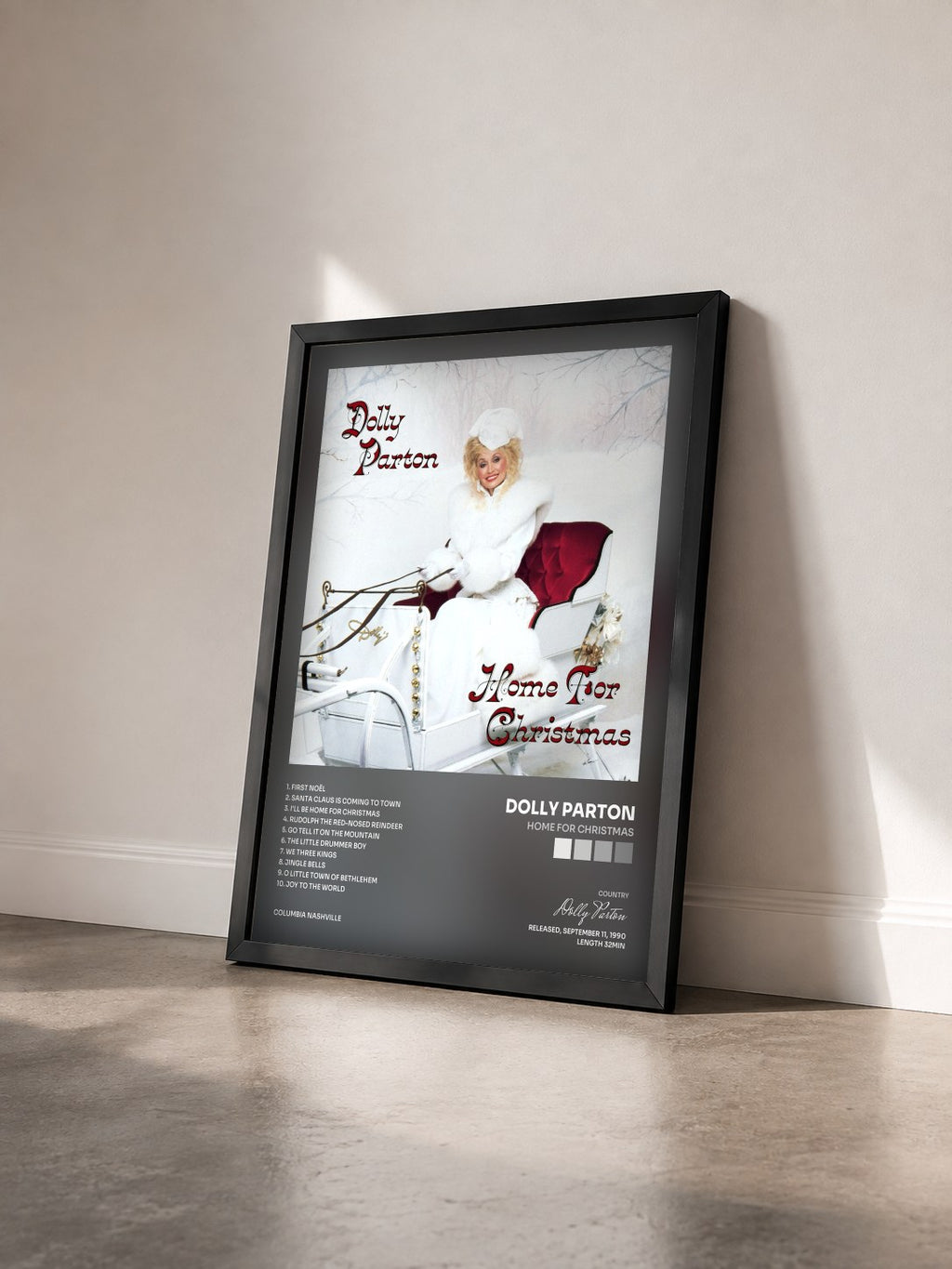 #noir Tableau de l'album Home For Christmas de Dolly Parton vu de trois quarts, cadre noir