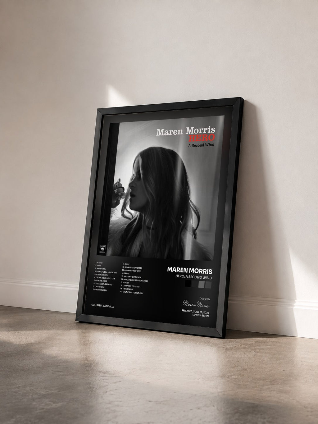 #noir Tableau de l'album HERO: A Second Wind de Maren Morris vu de trois quarts, cadre noir