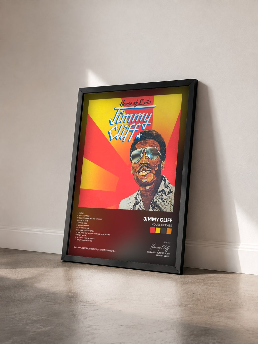 #noir House of Exile von Jimmy Cliff als gerahmter Kunstdruck von schräg gesehen, schwarzer Rahmen