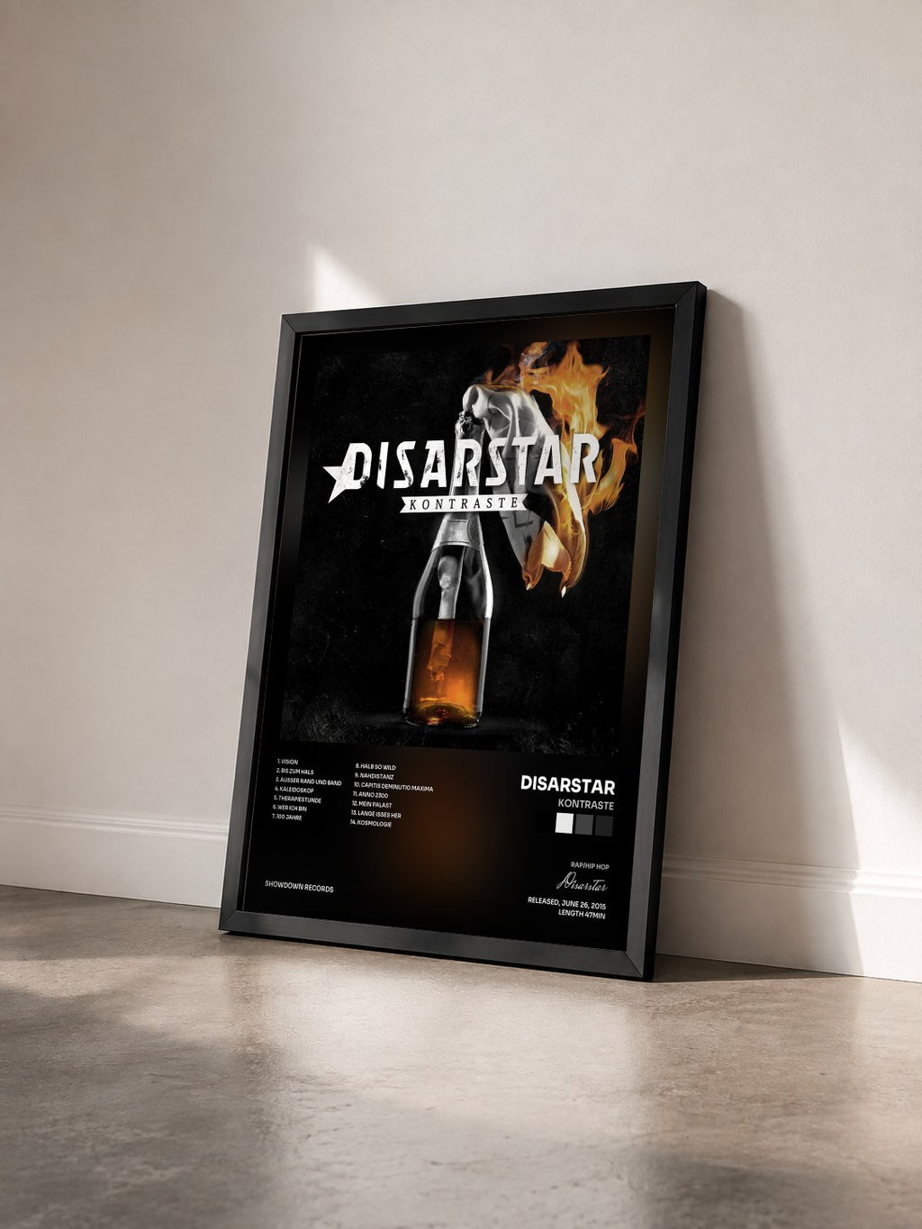 #noir Tableau de l'album Kontraste de Disarstar vu de trois quarts, cadre noir
