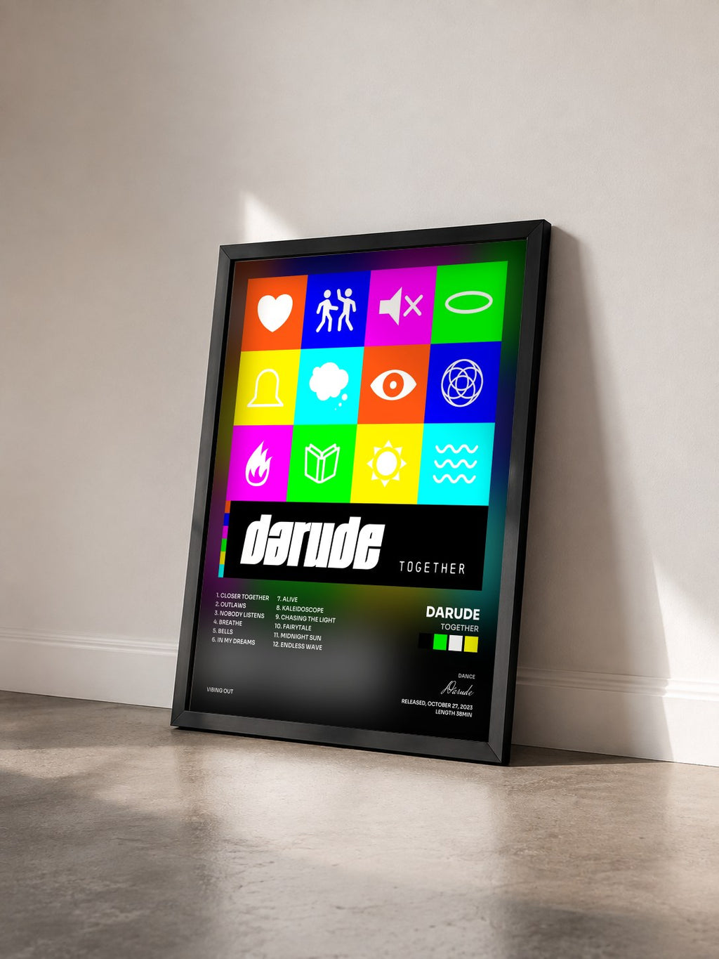 #noir Tableau de l'album Together de Darude vu de trois quarts, cadre noir