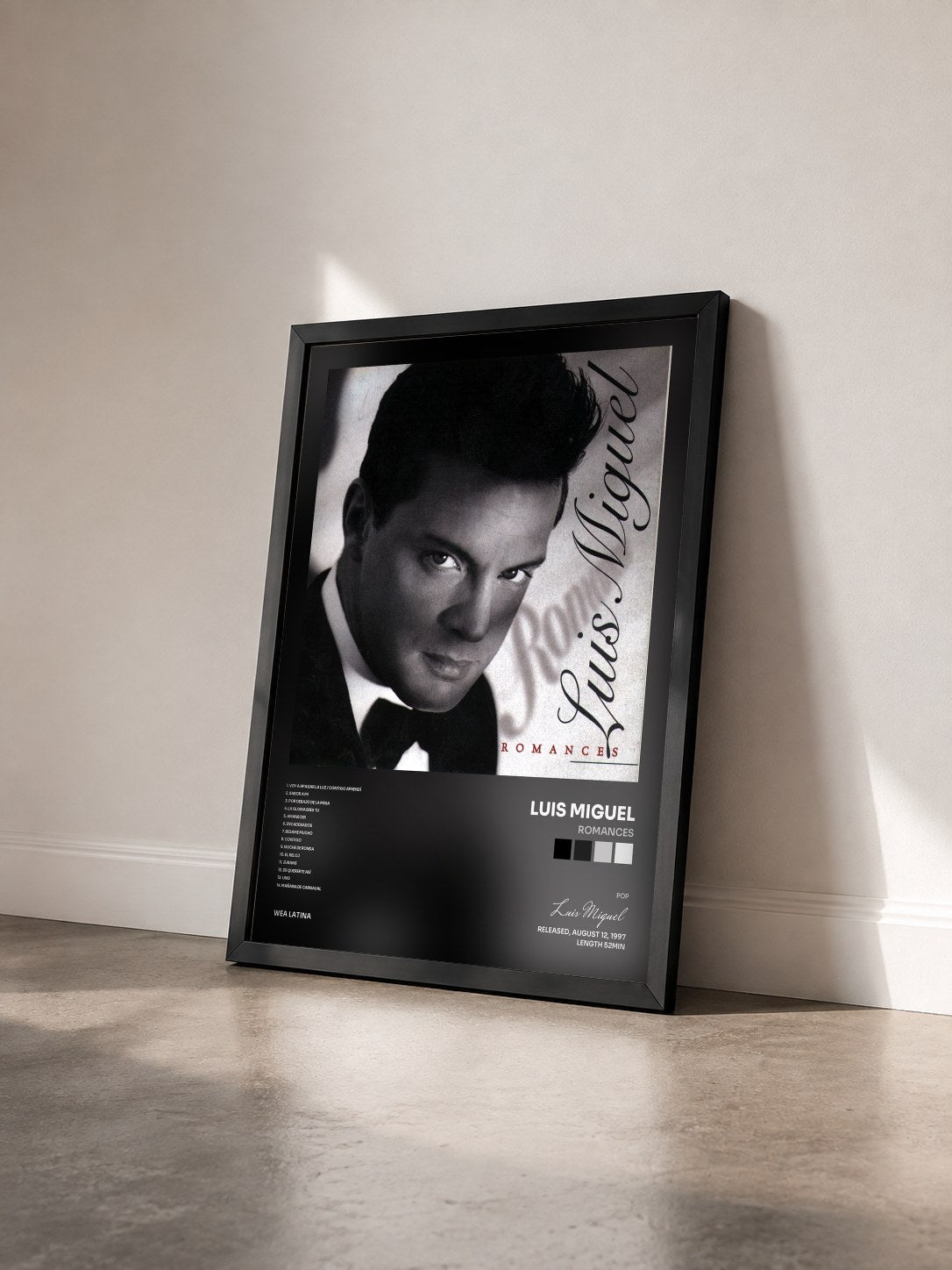 #noir Tableau de l'album Romances de Luis Miguel vu de trois quarts, cadre noir
